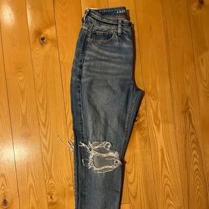American Eagle mom Jean